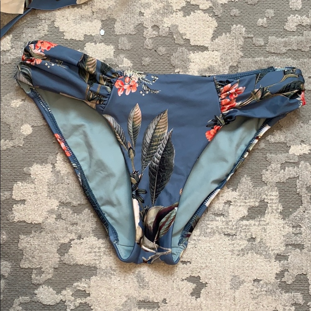 Milea Bikini - Picture 5 of 6